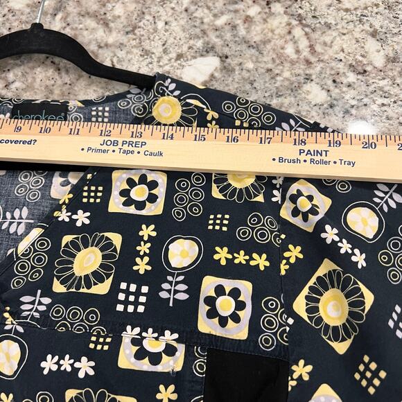 Cherokee Scrub - Women’s XL- Black Yellow Floral - Stretch Sides - Vneck - Picture 8 of 8